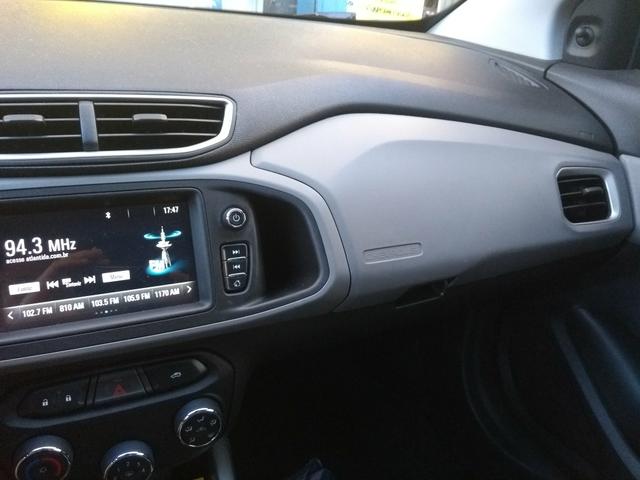 Onix LT 1.0 2018 prata metálico - Foto 5