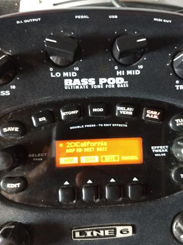 Pod Bass XT Line 6 com USB