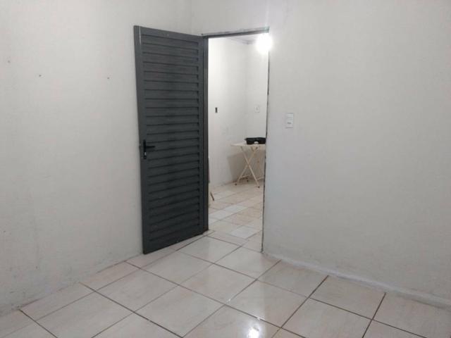 Quitinete com : 1 quarto 1 sala 1 cozinha e banheiro - Foto 4