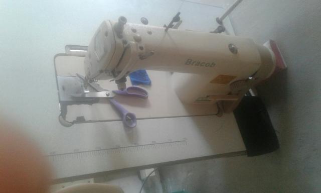Vendo uma maquina reta barata por 1350 - Foto 4