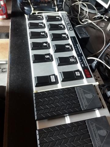 FCB 1010 Midi Foot Controller Behringer