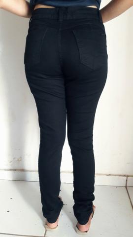 Calça jans preta - Foto 2