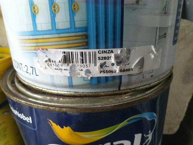 Vendo essas duas latas de epóxi