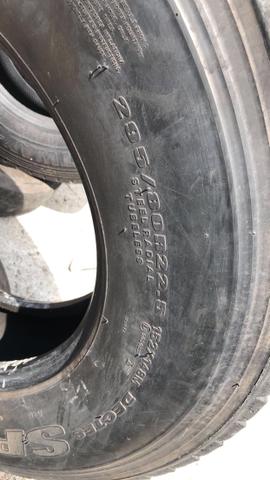 Pneus para caminhão
