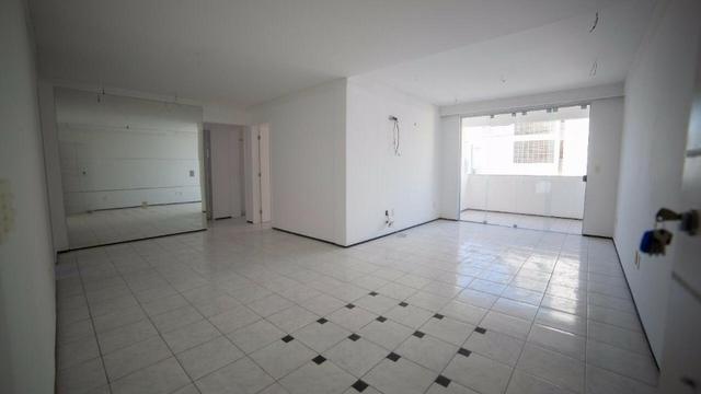 Vende-se Apartamento no Bairro Cocó Próximo Center Box - Foto 13