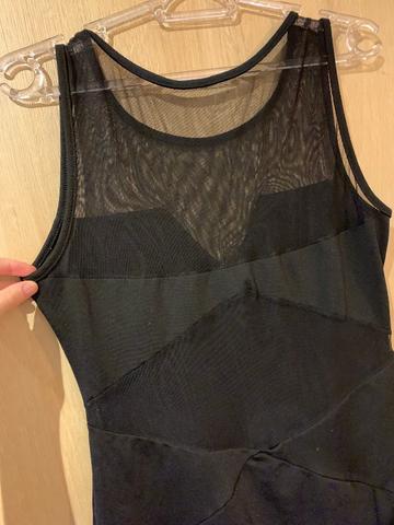 Vestido preto levemente acinturado - Foto 4