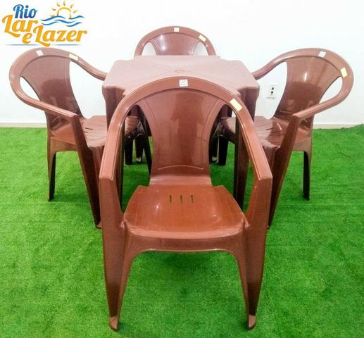 Jogo de Mesa e Poltronas de Plástico - 145kg - Bares e Festas - Foto 3