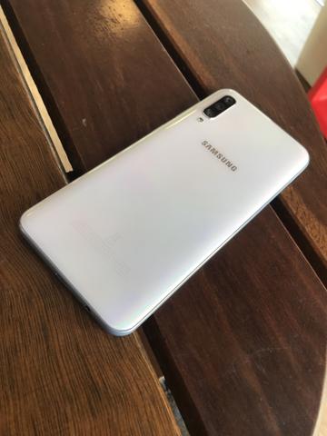 Samsung A50 - Foto 2