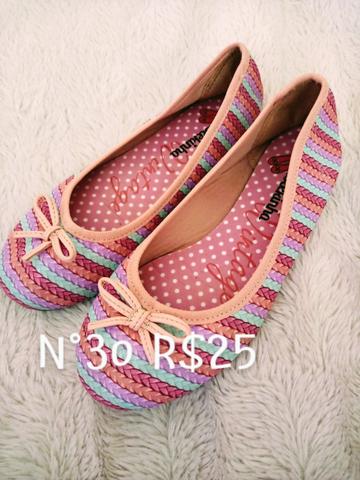 Sapatos de menina semi novos - Foto 4