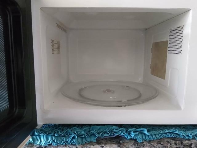 Microondas Panasonic de 18 litros semi novo