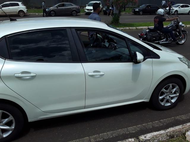 Peugeot 208 active pack automa´tico 2014/2015 - Foto 3