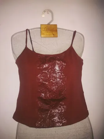 Duas blusas Cláudia Simões . As duas 20,00
