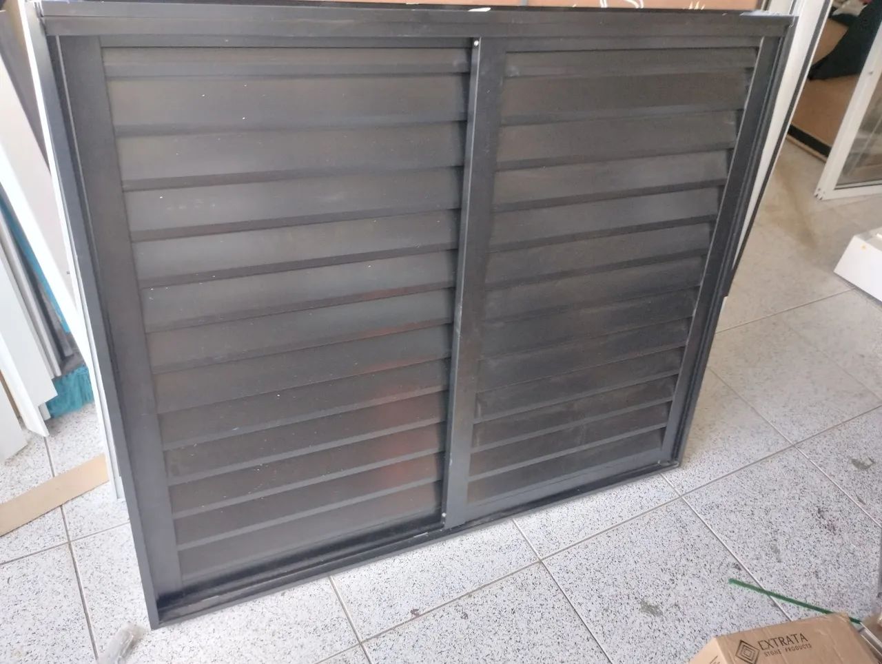 Veneziana 3 folhas preto 120x100 preto Vivace 