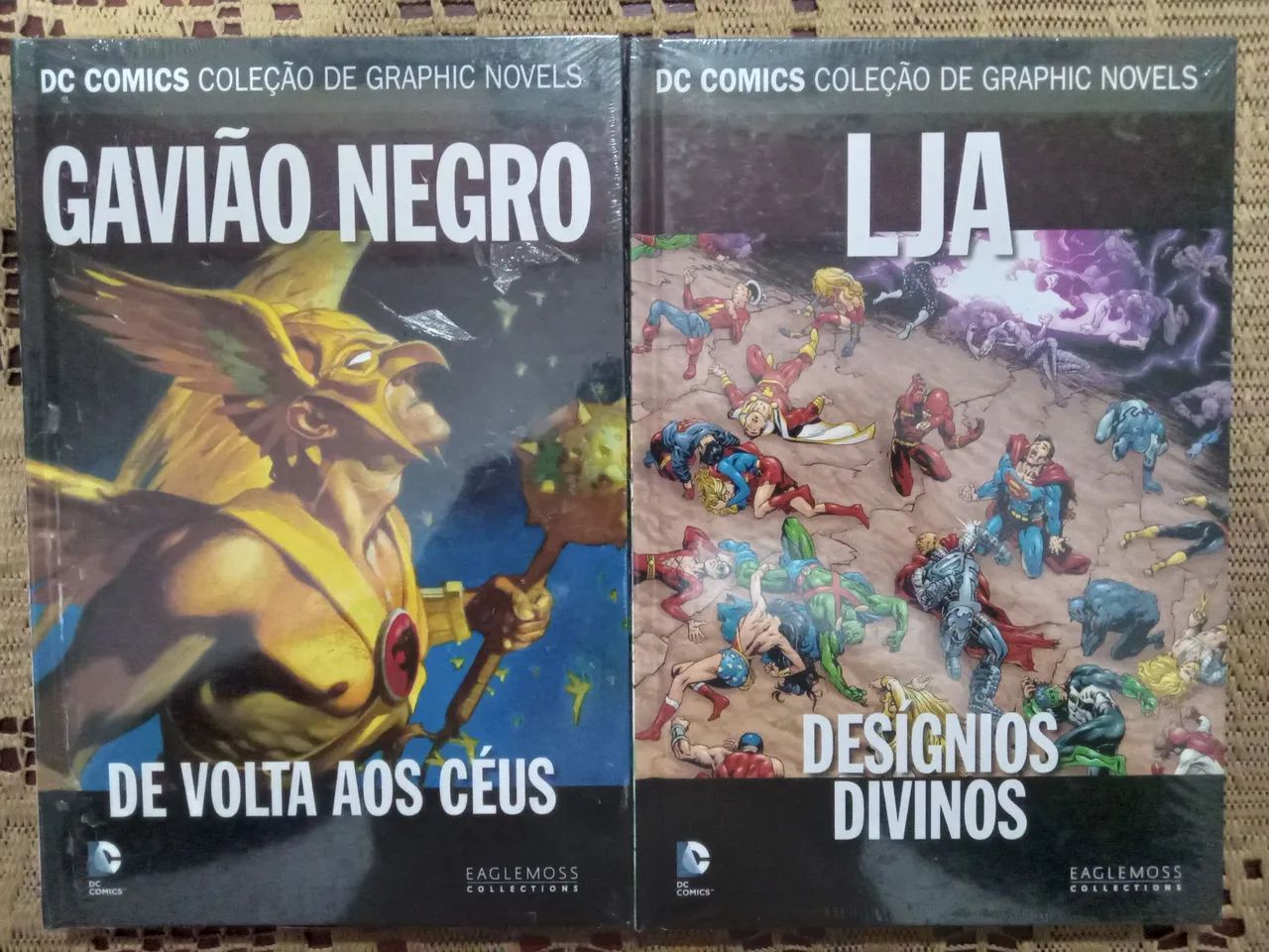 Duas hqs Eaglemoss lacradas Gavião Negro e Liga da justiça 
