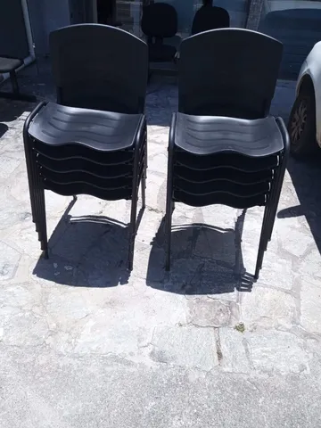 Cadeira fixa em polipropileno