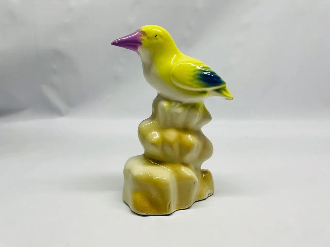 Antigo pássaro me porcelana 