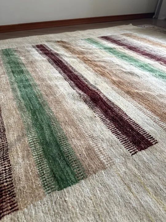 Tapete listrado moderno para sala - Foto 4