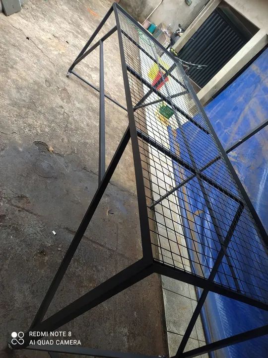 Mesa industrial reforçada para plantas 