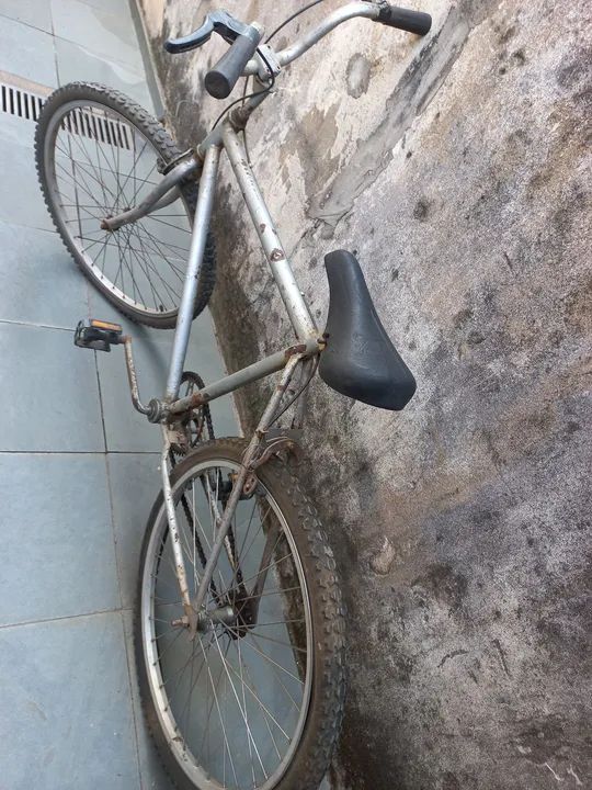 Bicicleta aro 26 para arrumar ou aproveitar peças  - Foto 2