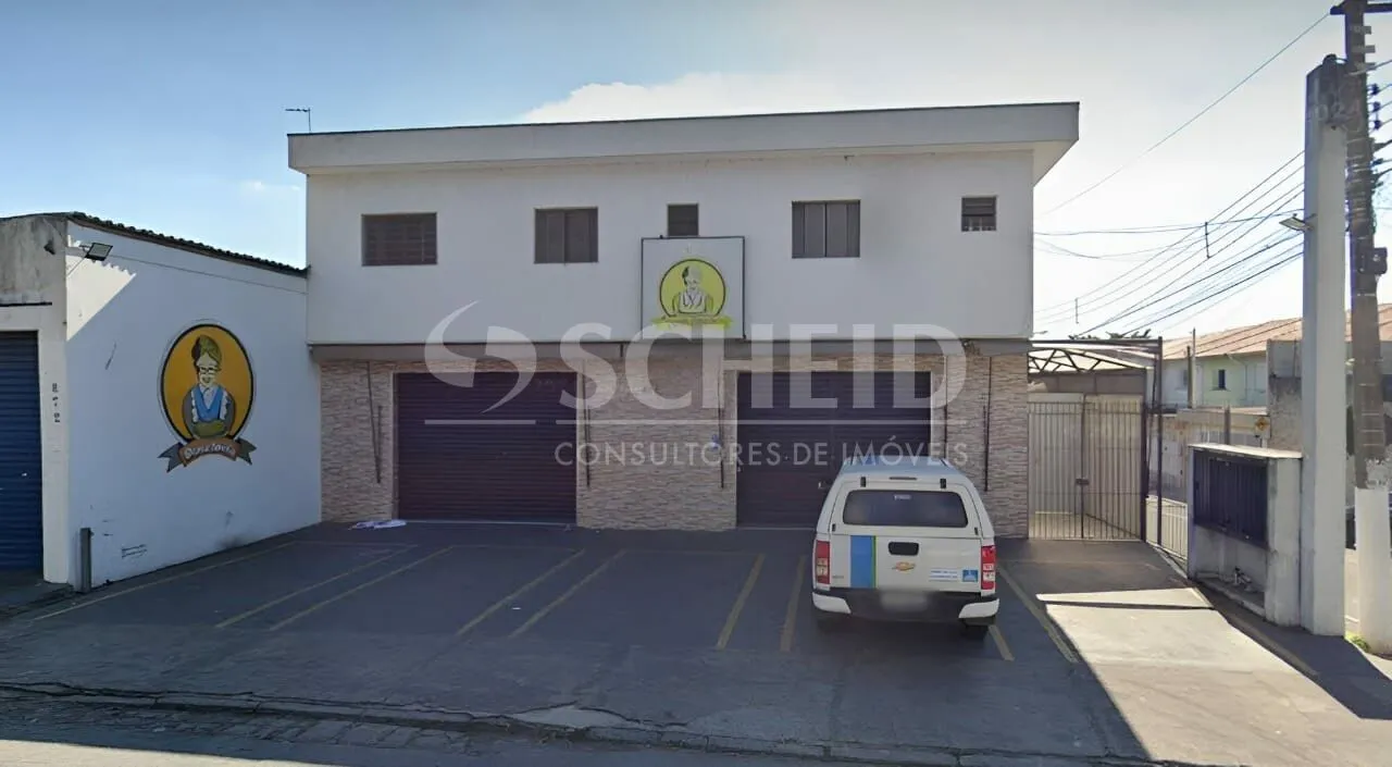Sobrado a venda, com ponto comercial á venda na região do socorro..