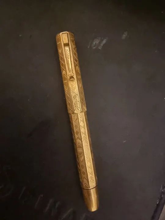 Caneta banhada a ouro 18k