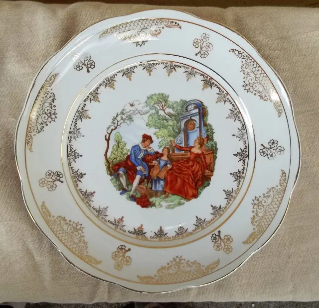 Prato de cerâmica decorativo antigo.- Cód. 428 -