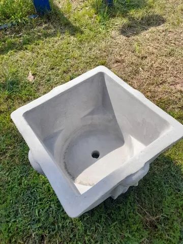 Vaso grande em cimento modelo egípcio 