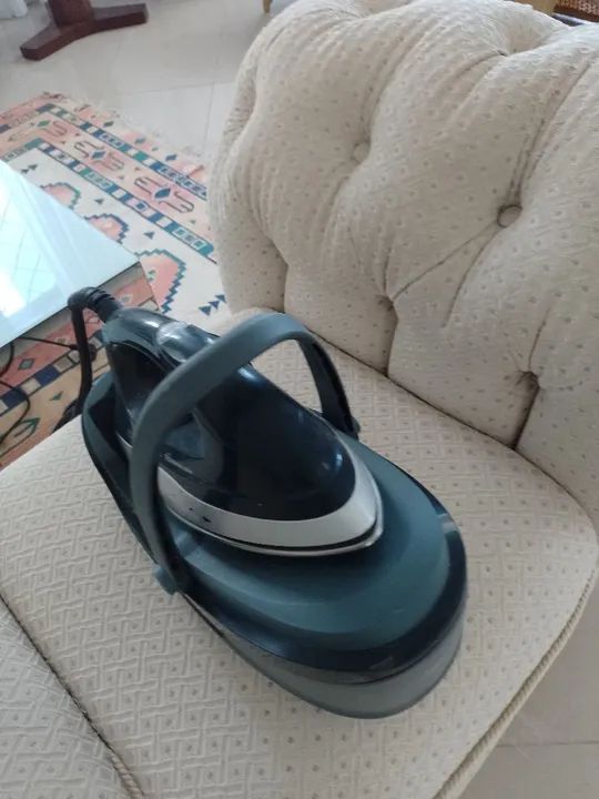 Ferro de Passar Roupa AEG 2200W - Foto 2
