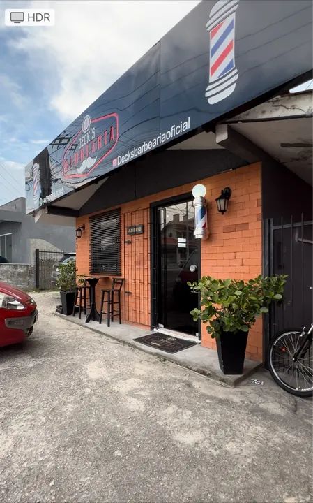 Contrata-se barbeiro 