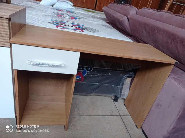 MESA DE ESTUDO NOVA COM GAVETA