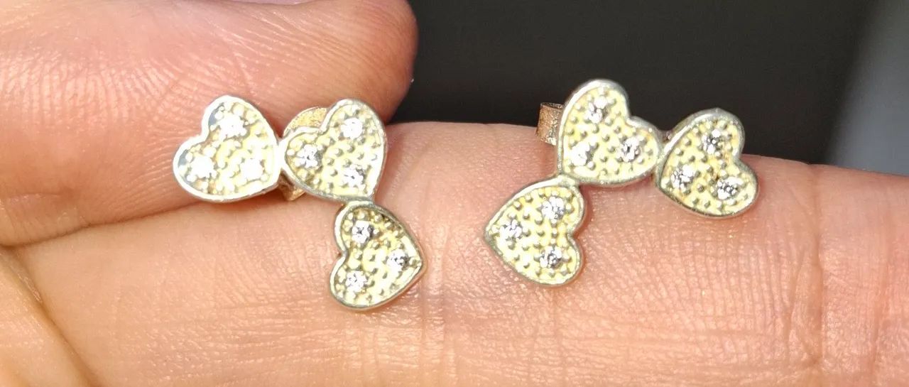 Brincos Estilo Ear Cuff Trio de Corações  - Foto 2
