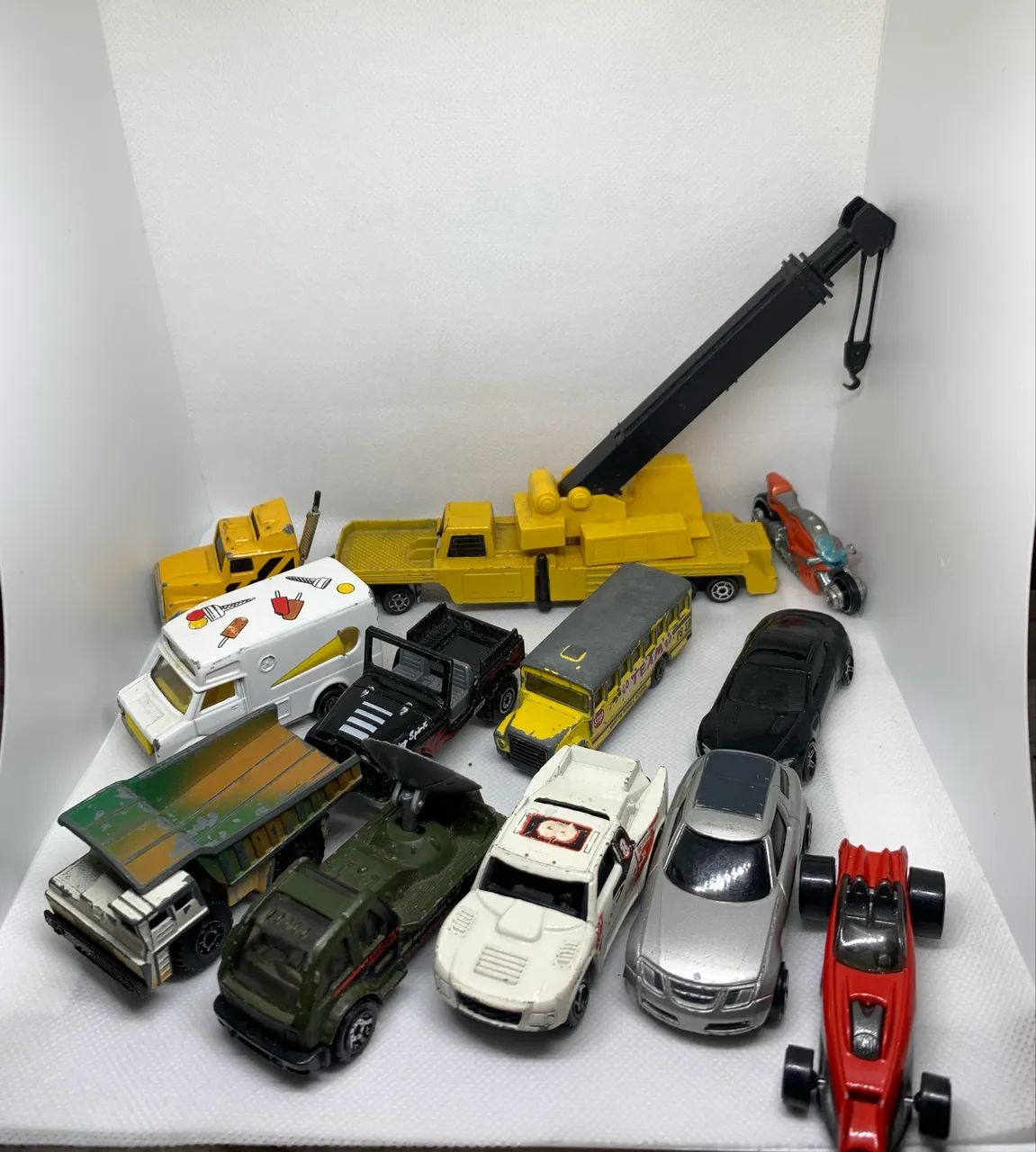 Lote de Carrinhos de Brinquedo Antigos - Matchbox, Hot Wheels e outros - Foto 5