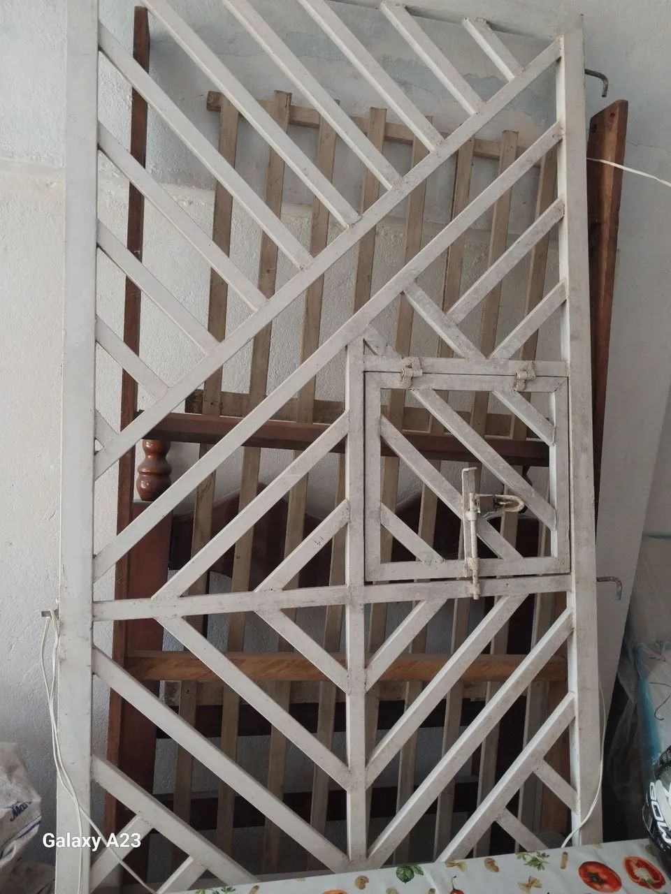 Grades de ferro pra muro com design geométrico