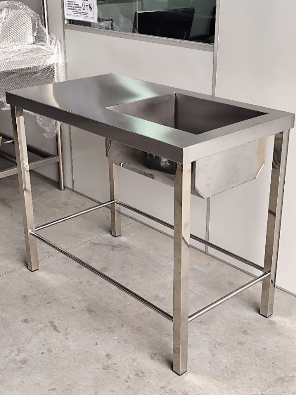 Pia Inox 1,10x0,60x0,90m Contraventada Bojo 50x40 Tampo Chapa 22