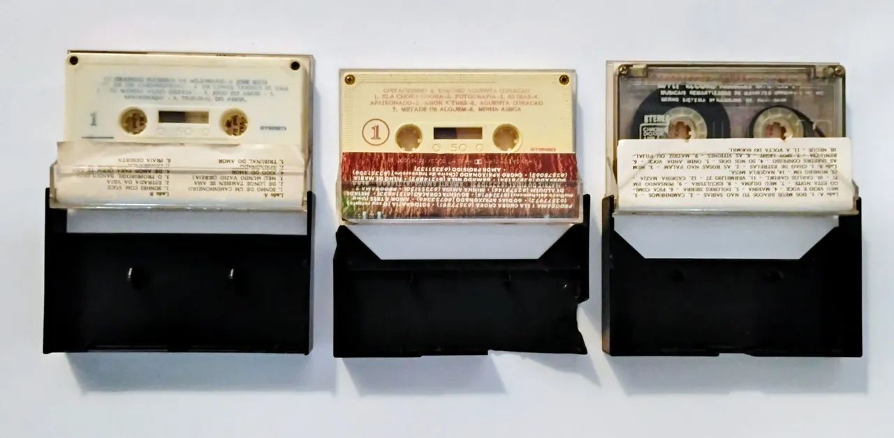 Três fitas cassete usada de músicas . - Foto 4