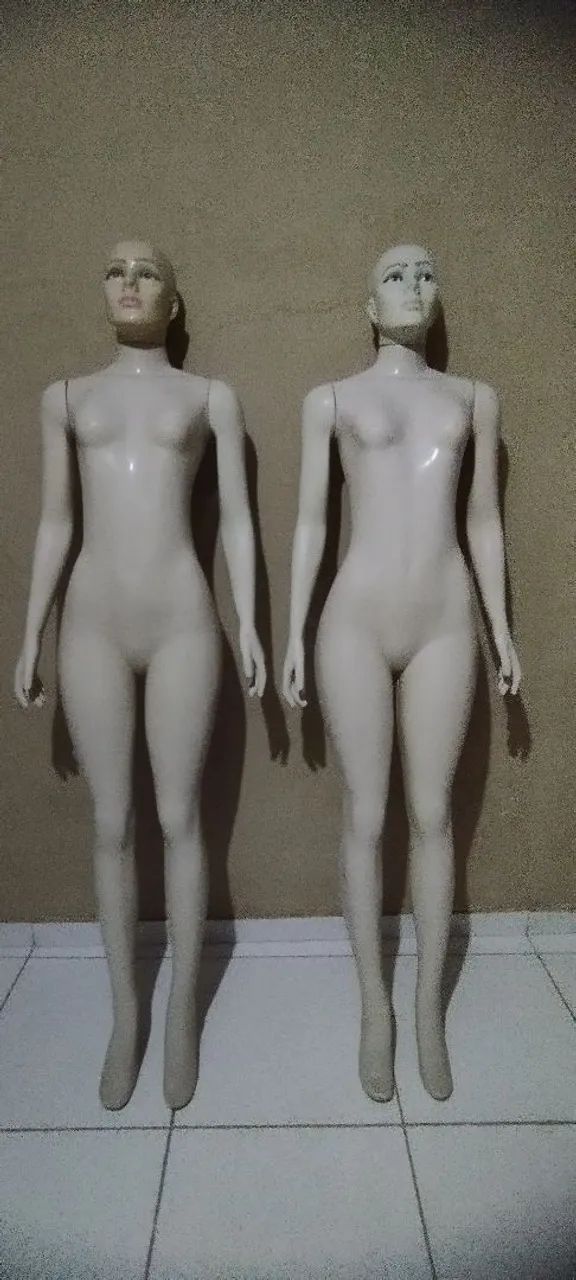 Mannequins femininos para vitrine