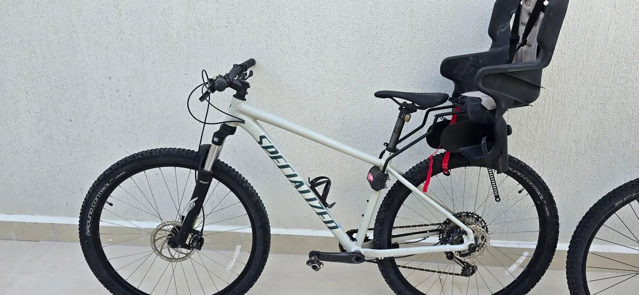 Biciclete montain bike specialized 