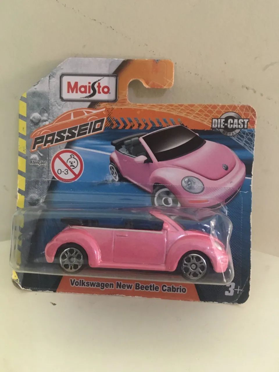 Maisto miniatura New Beetle Cabrio Rosa 