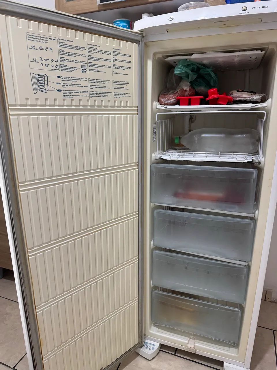 Vendo freezer vertical 