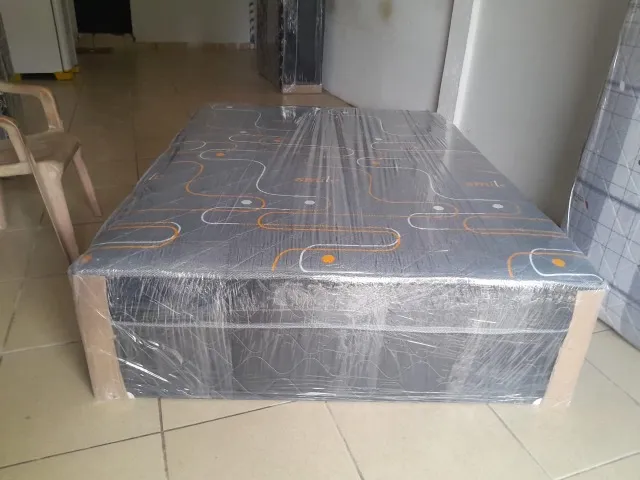 Cama . De espuma . Fazemos entrega rápida