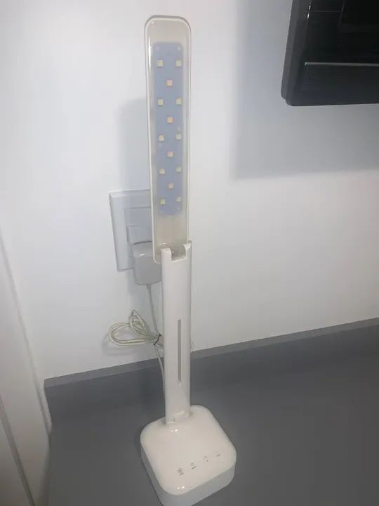 Luminária de mesa ajustável - Foto 3