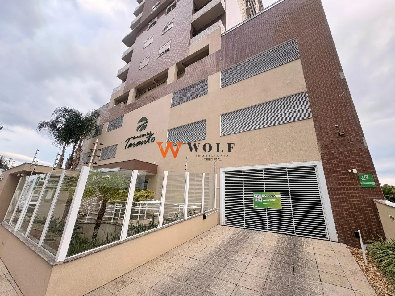 3 DORMITÓRIOS SENDO 1 SUÍTE - 2 VAGAS - ANDAR ALTO - 104 M2 PRIVATIVOS