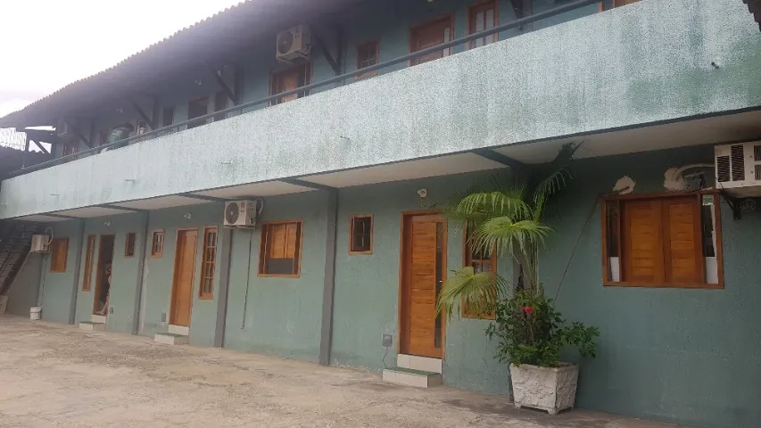 Alugo Kitnet/ Sala comercial no centro