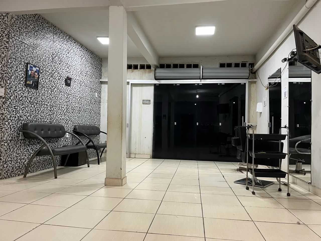 Vendo casa estilo germinada com loja para comércio e um amplo quintal nos fundo. - Foto 15