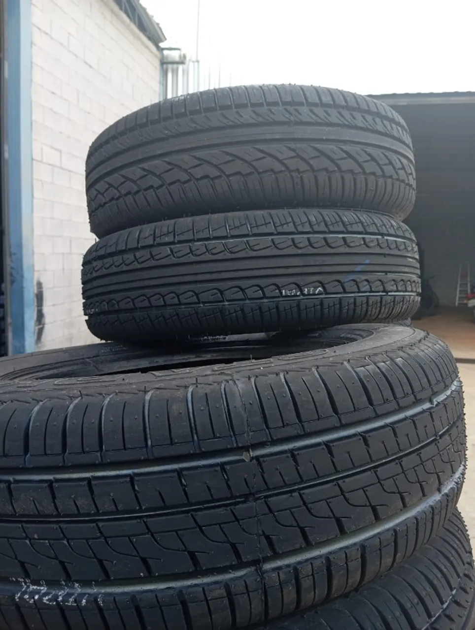 Aproveite a promoção de pneus remoldados com garantia de 1 ano aro 14 175/65