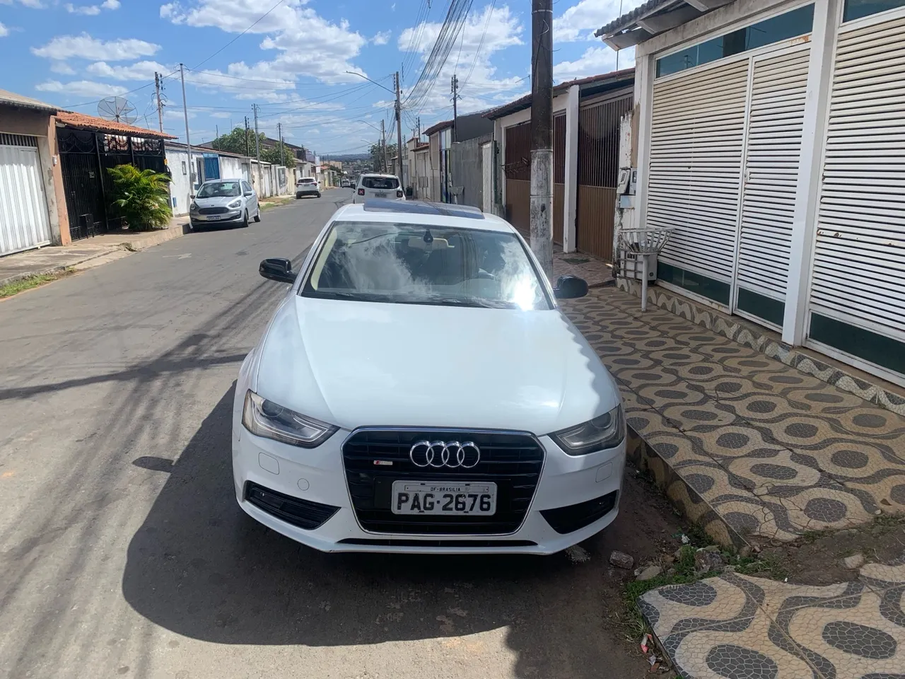 Pra quem gosta de conforto e potência ! Audi A4 interior claro.