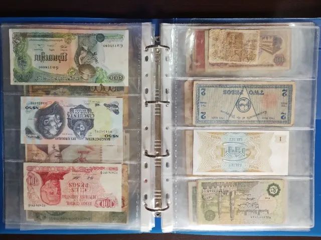 Coleção de 60 cédulas e 60 moedas antigas