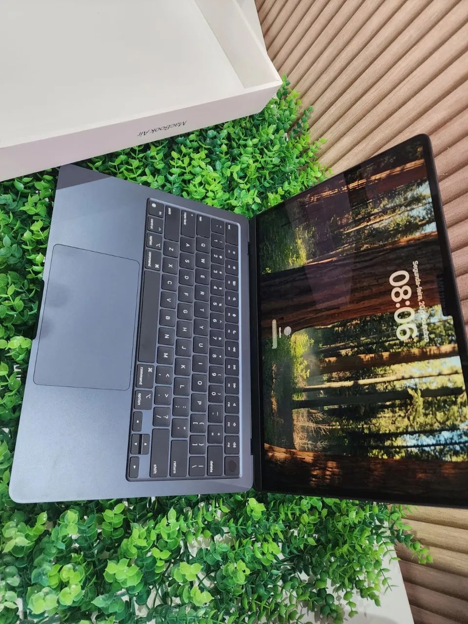 MACBOOK AIR M2 2022 8GB - 256GB - MIDNIGHT - Computadores e