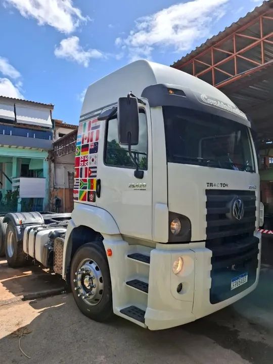 VOLKSWAGEN 25-420 VITRONIC AUTOMÁTICO TETO ALTO CONSTELLATION 6X2 DIESEL ANO E MODELO 2016 - Foto 4