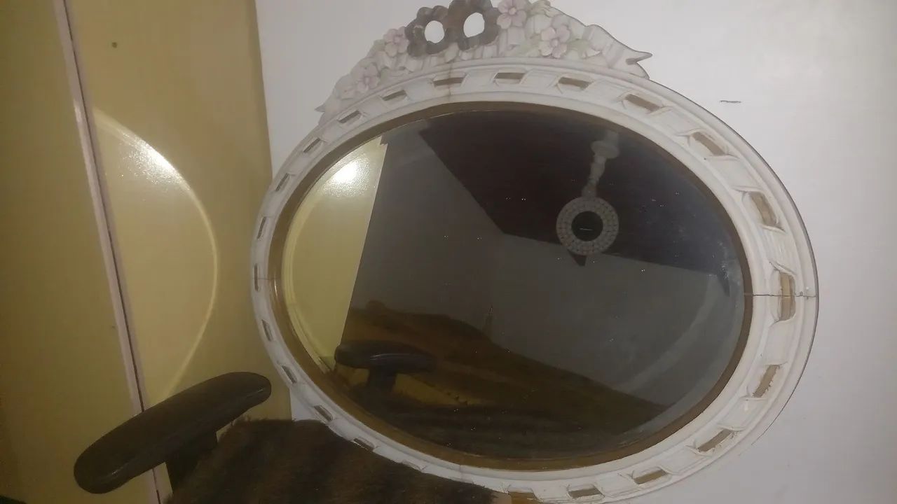 Espelho vintage de moldura de madeira - Foto 2
